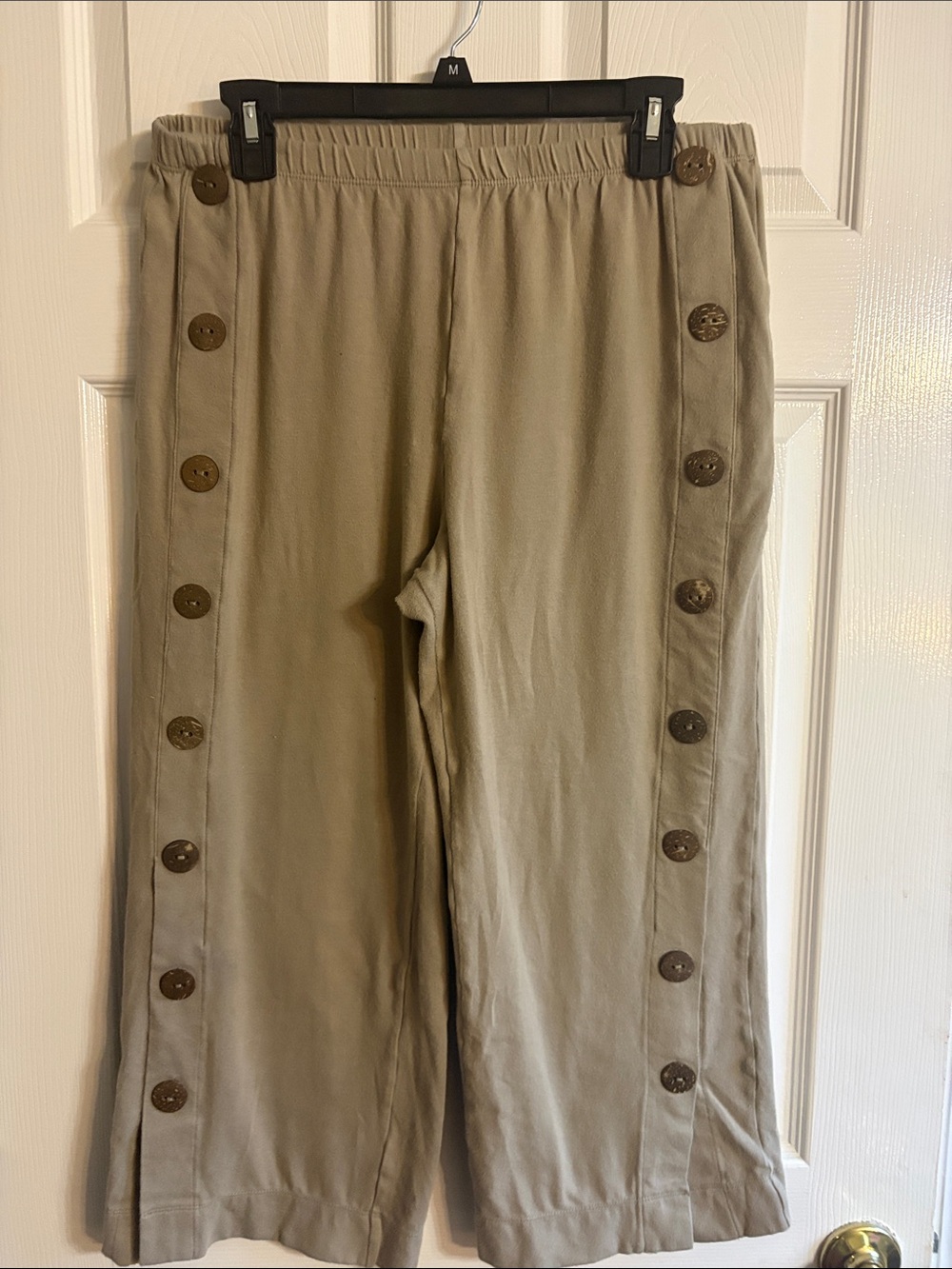 Soft Surroundings Taupe Button-Trim Capris